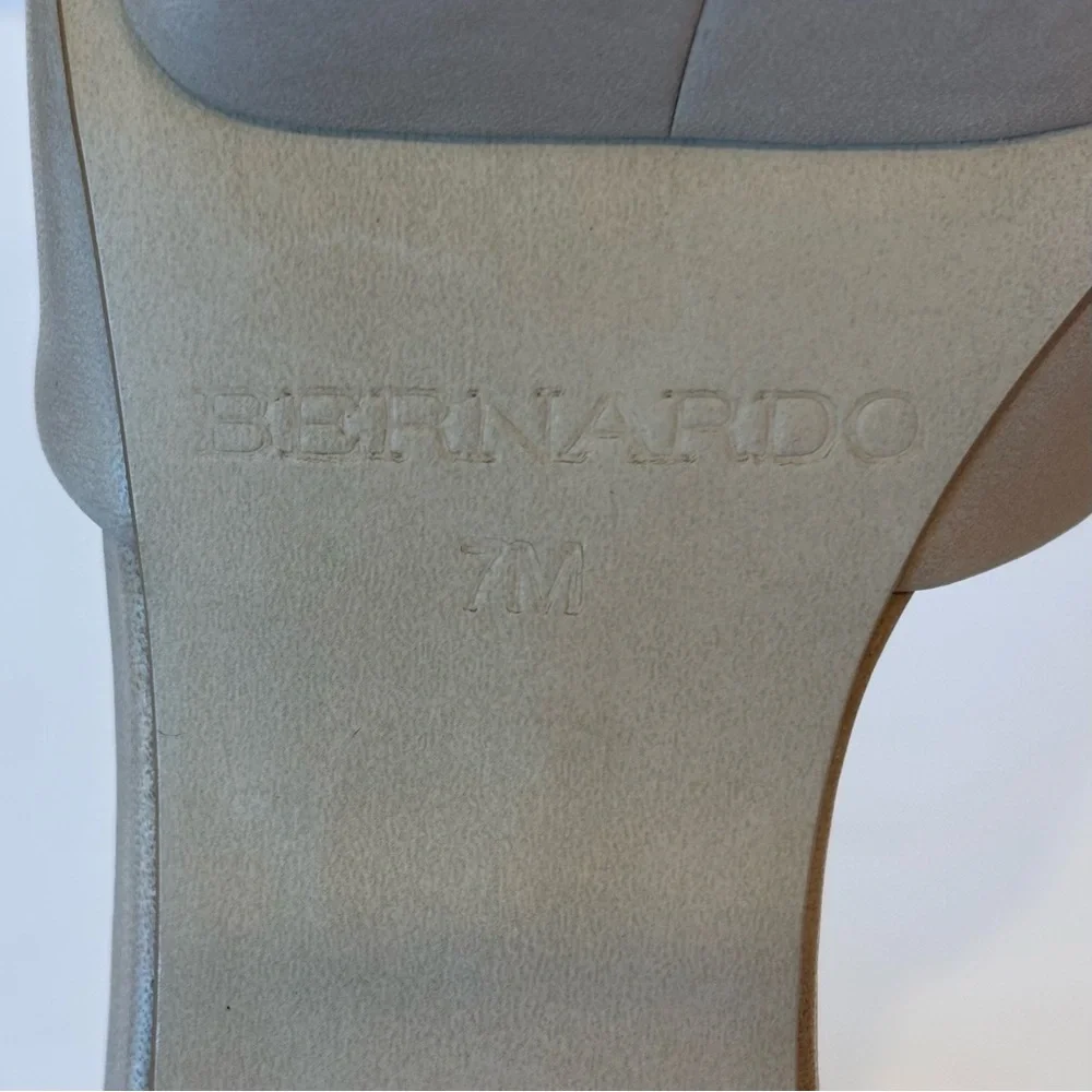 Bernardo Raleigh Platform Sandal Size 7 Blush Antique Leather NEW